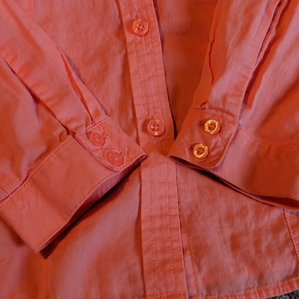 Button down shirt. - Picture 3 of 6